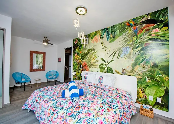 Charming & Comfortable House, 15 Min To Downtown Playa del Carmen