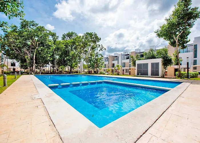 Charming & Comfortable House, 15 Min To Downtown Holiday home