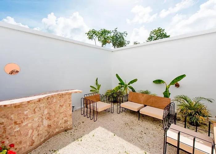 Charming & Comfortable House, 15 Min To Downtown Holiday home *